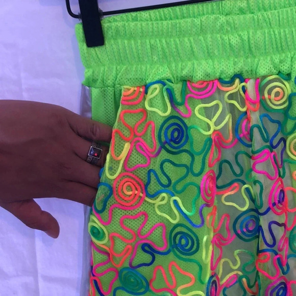 Neon mesh shorts with a holographic back - Picture 3 of 4